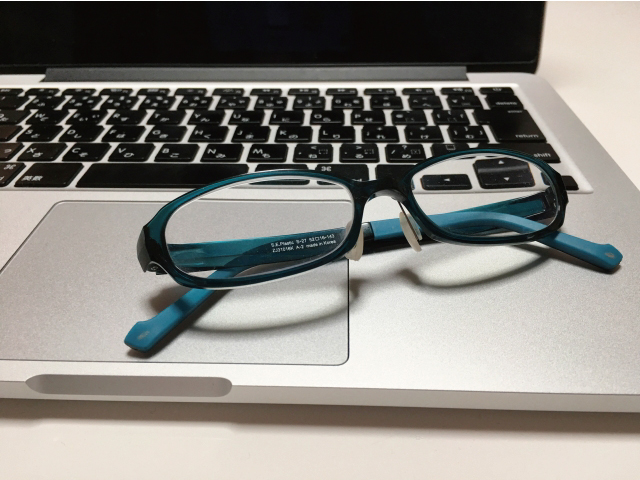 眼鏡レンズコーティングの最新動向—眼の健康を考慮した眼鏡レンズコーティング—